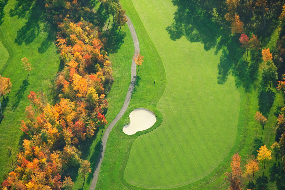 The Benefits of Golfing in Fall